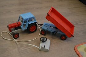 Prodám hračku traktor Zetor Crystal - 1