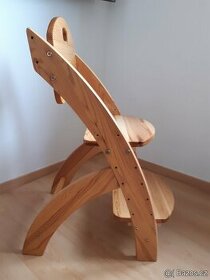 Rostoucí dětská dřevěná židle - 1