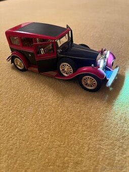 Kovovy model historickeho vozu - 1