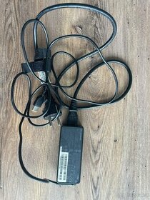 Originální nabíjecí adaptér Lenovo - 1