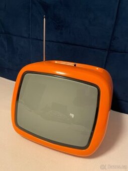 Tv TESLA