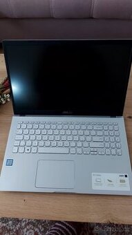 Notebook Asus, plně funkční 15,6'