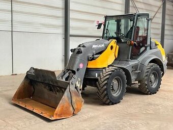 NAKLADAČ MECALAC A 700 OTOČNÁ LŽÍCE