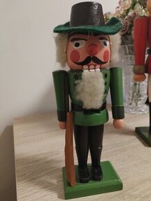 Louskáček dřevěný, starý 23 cm.