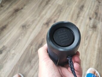 JBL flip 4