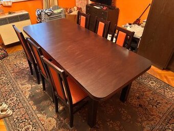 Velký rozkládací stůl