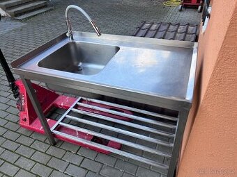 Celonerezový gastro stul s drezem a baterii,