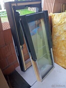 Okno střešní Roto Q42S 055/118 K200 kyvné + lemování nové