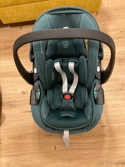 Maxi Cosi Pebble 360 Pro 2 + Family fix base