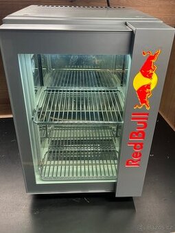 Redbull mala lednice 20 plechovek