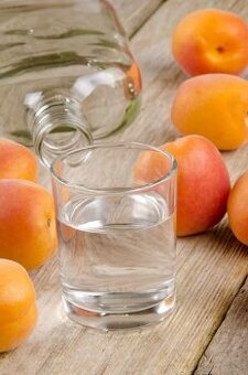 Prodám jemnou meruňkovici a višňovici