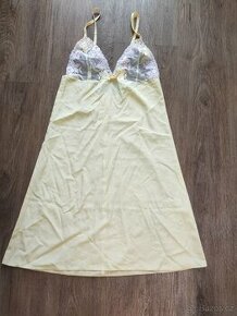 Krásná noční košilka vel.36-38