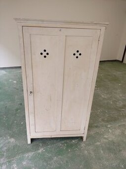 Starožitný nábytek