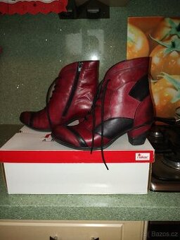 Prodám dámské kožené zimní boty.