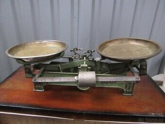 Nabízím starožitné váhy z 19 stol. Dekorace.Nejde o novou vě