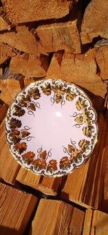 Růžový porcelán zlacený talíř