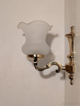 mosazná lampa, lampička, matové stínidlo zvoneček