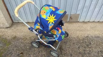 Kočárek pro panenky