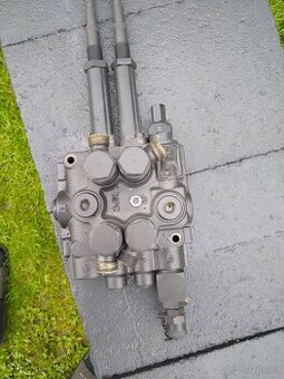 Hydraulický rozvaděč