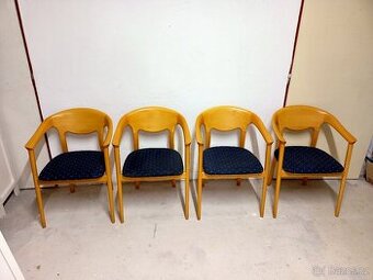 Prodám 4 x hezké čalouněné židle - křesílka z masivu.