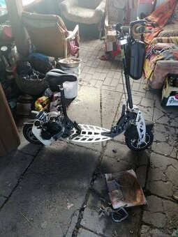 Benzínová koloběžka