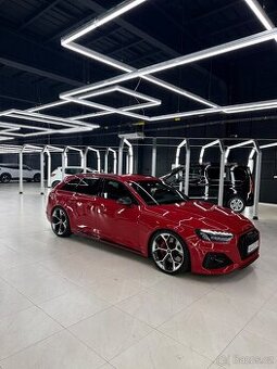 AUDI RS4 2024 competition+ záruka 2029
