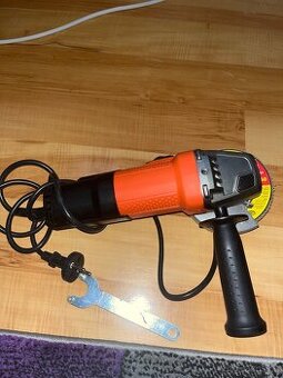 Black+Decker Úhlová bruska BEG110, 750 W, pr. kotouče 115 mm