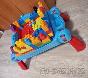 Stolek Mega Bloks včetně kostiček