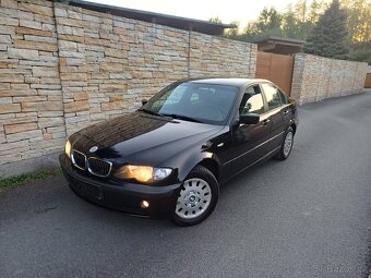 Benzínové BMW 318i ... 153042km