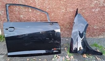 Dveře SEAT Ibiza pravé přední a pravý blatník
