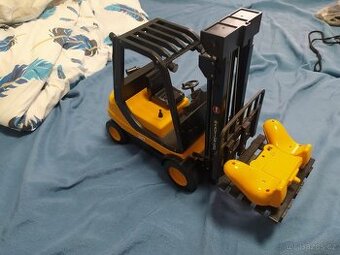 RC model vysokozdvižného vozíku 1:8