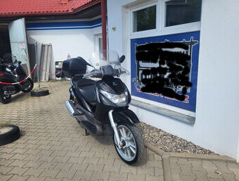 Piaggio Beverly 250