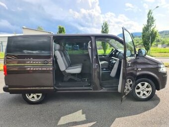VW CARAVELLE T5 2.0 TDi 103-KW KLIMA 9-MÍST SERVISK 218TKM
