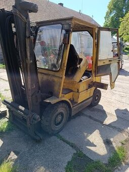 Vysokozdvižný vozík Hyster nosnost 2500