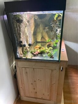 Prodávám kompletní akvárium 432 l - 1