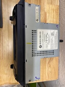 Prodám displej pro BMW E53 X5 (palubní monitor 16:9)