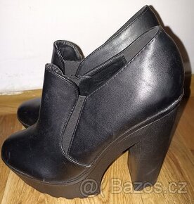 ČERNÉ KOTNÍKOVÉ BOTY - KOI COUTURE - VEL.38======