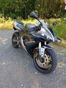 Yamaha YZF R1