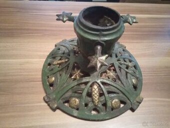 KRASNY LITINOVY STAROBYLY STOJAN NA VANOCNI  STROMEK