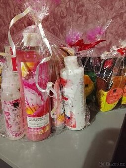 Velká sada pink AVON