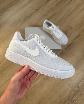 Nike AIR FORCE 1 FLYKNIT 2.0 (velikost 42)
