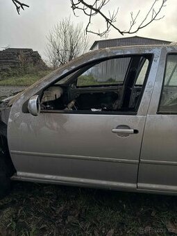 VW Golf 4 dveře