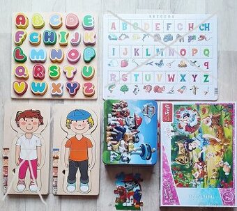 Různé drobné hračky, abeceda,kuličkodráha,auta,díly k Duplo