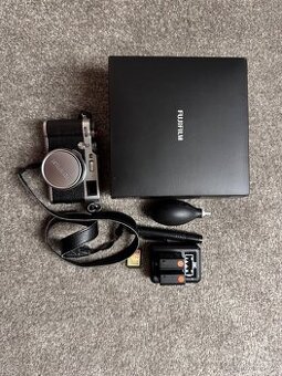 Fujifilm X100F + příslušenství