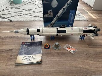 Raketa Lego Saturn V - 21309
