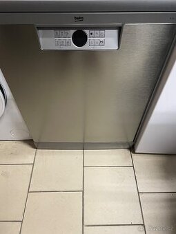 Nepoužitá myčka Beko BDFN26430X