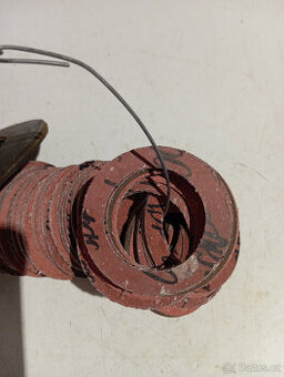 Prodám topenářské šroubení