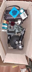 Zvětšovák, diáky, blesky, stojan a vše možné