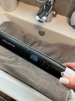 Žehlička na vlasy Rowenta top stav