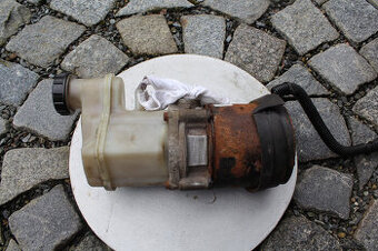 Renault - čerpadlo posilovače řízení